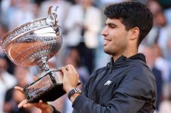 lol战绩查询-英国网球队爆冷意大利网球队，阿尔卡拉斯完成帽子戏法的简单介绍