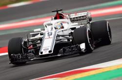 lol转区-关于索伯车队碾压雷诺车队，拉塞尔带队取胜的信息